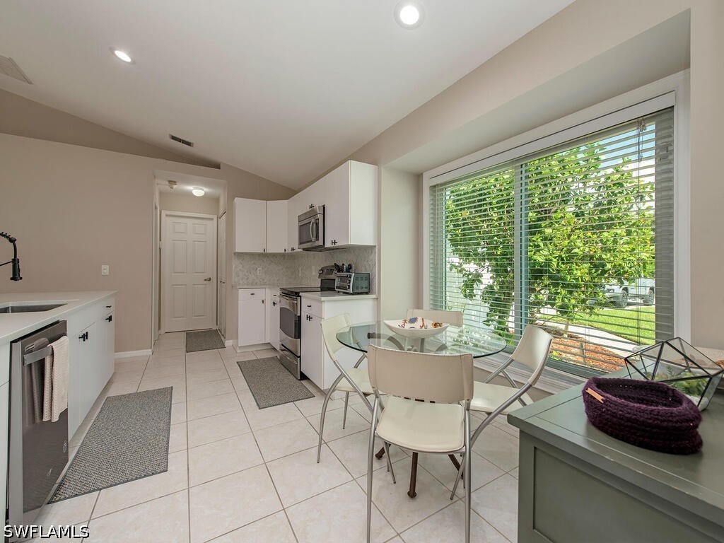 1082 Capri Drive Naples FL 34103 226018577 image4