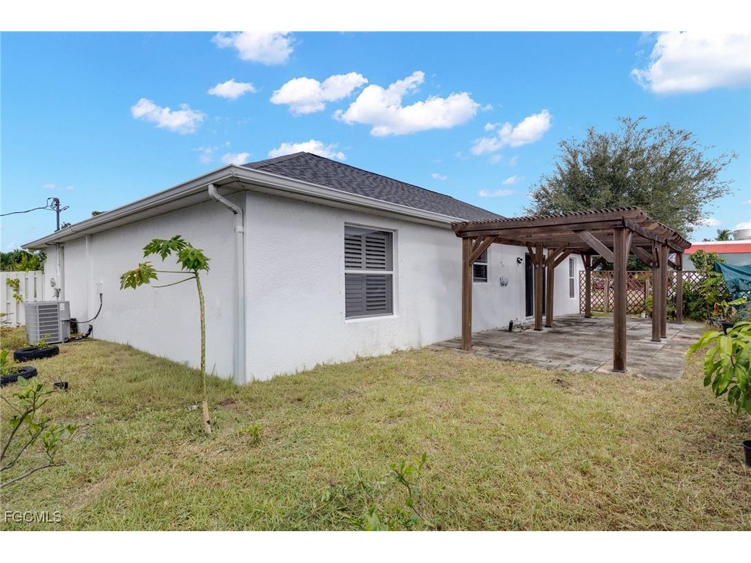 1082 Ridgeway Drive North Fort Myers FL 33903 2025018501 image19