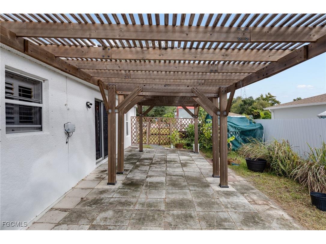 1082 Ridgeway Drive North Fort Myers FL 33903 2025018501 image20