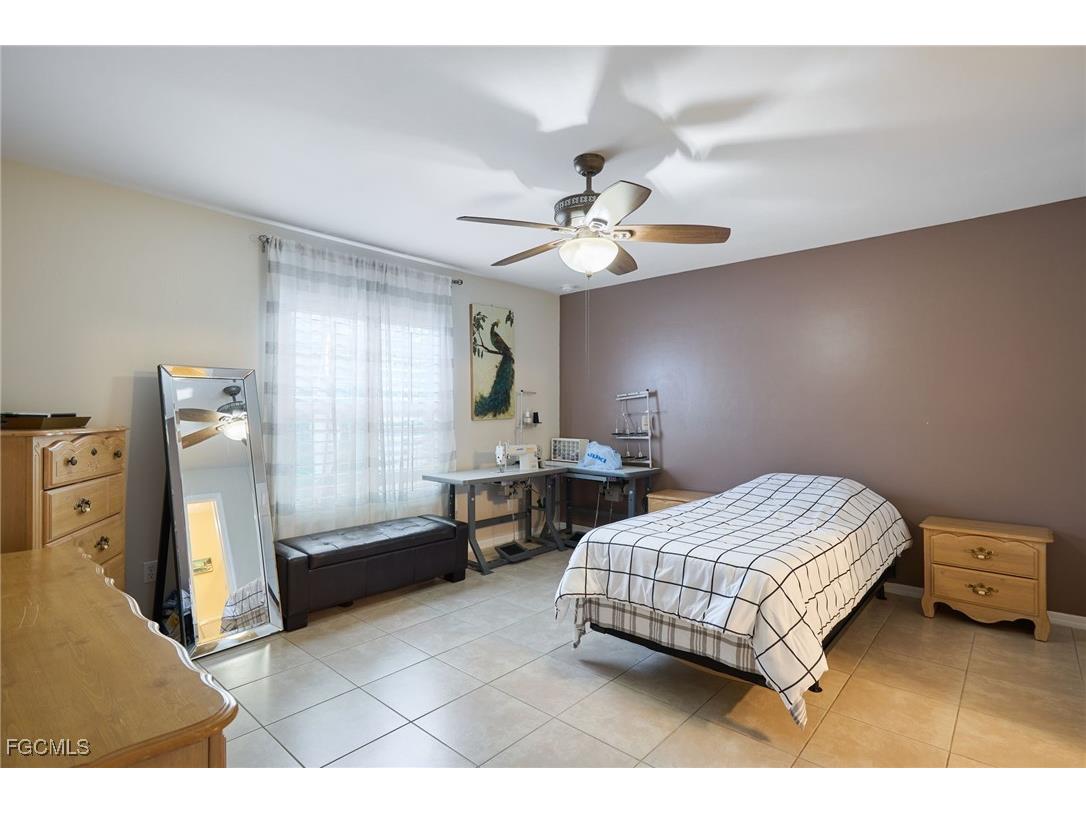 1082 Ridgeway Drive North Fort Myers FL 33903 2025018501 image4