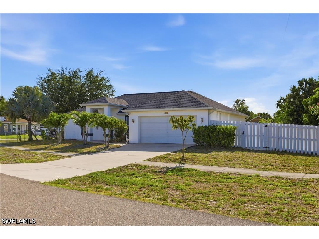 1082 Ridgeway Drive North Fort Myers FL 33903 226018664 image2