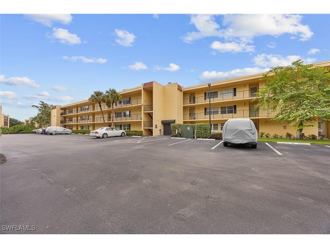 1083 Forest Lakes Drive #207 Naples FL 34105 225072554 image3