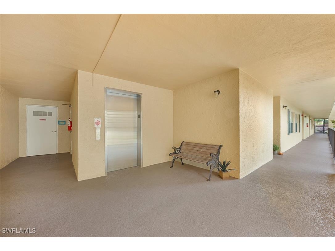 1083 Forest Lakes Drive #207 Naples FL 34105 225072554 image4