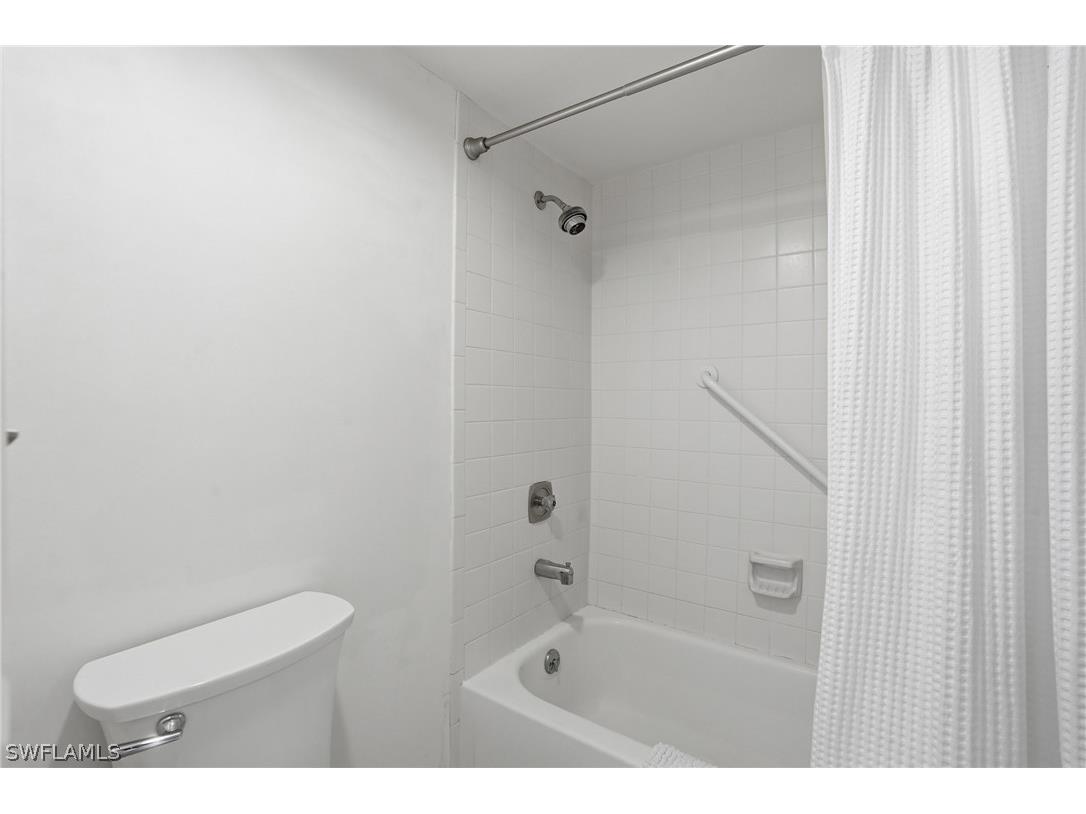 1083 Forest Lakes Drive #6304/6305 Naples FL 34105 226009984 image17