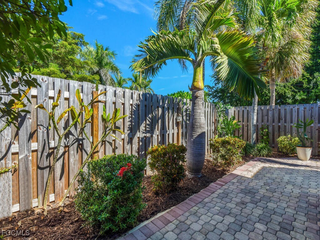 10835 Meadow Lark Cove Drive Fort Myers FL 33908 2025021286 image4