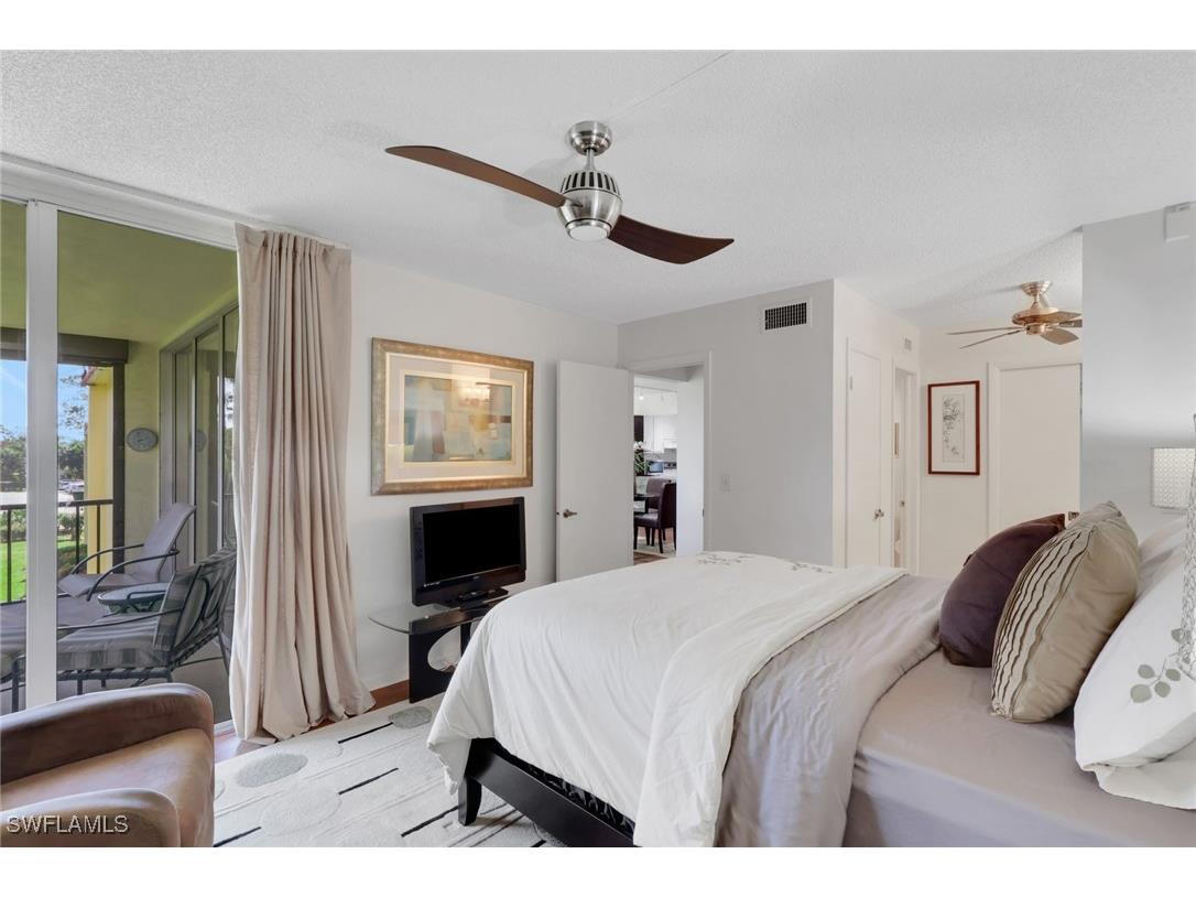 1084 Forest Lakes Drive #7304 Naples FL 34105 225081391 image16