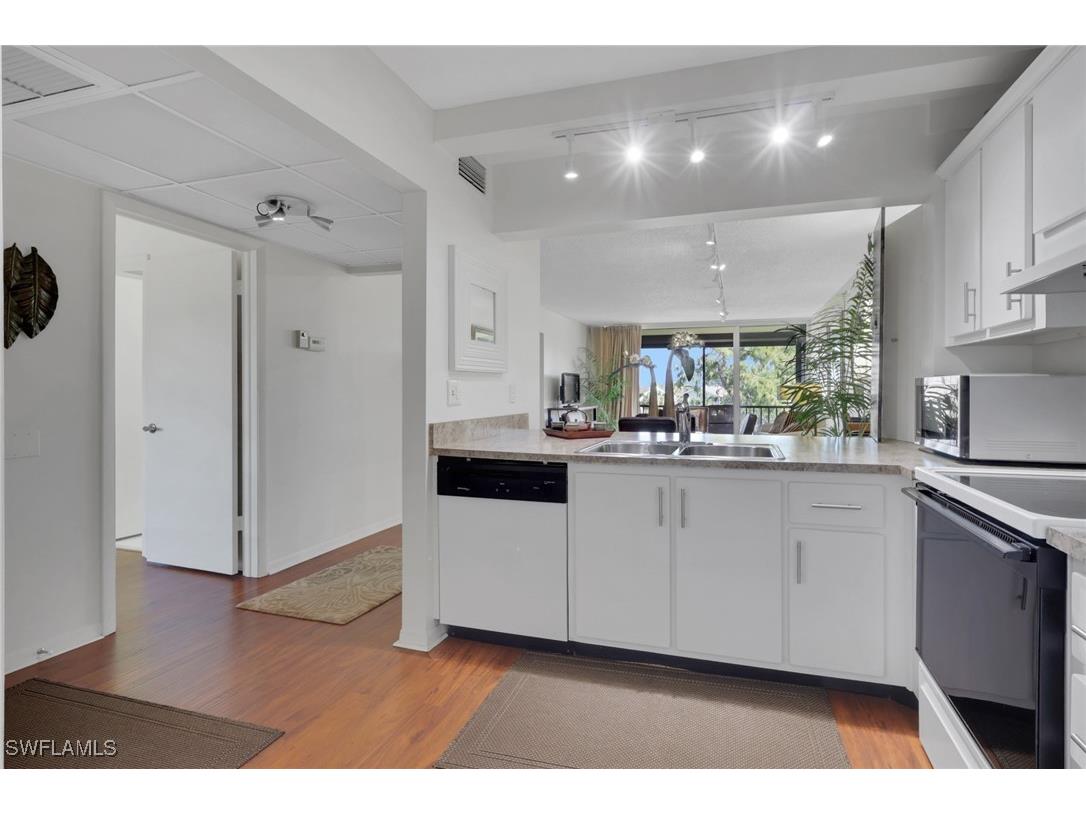 1084 Forest Lakes Drive #7304 Naples FL 34105 225081391 image6