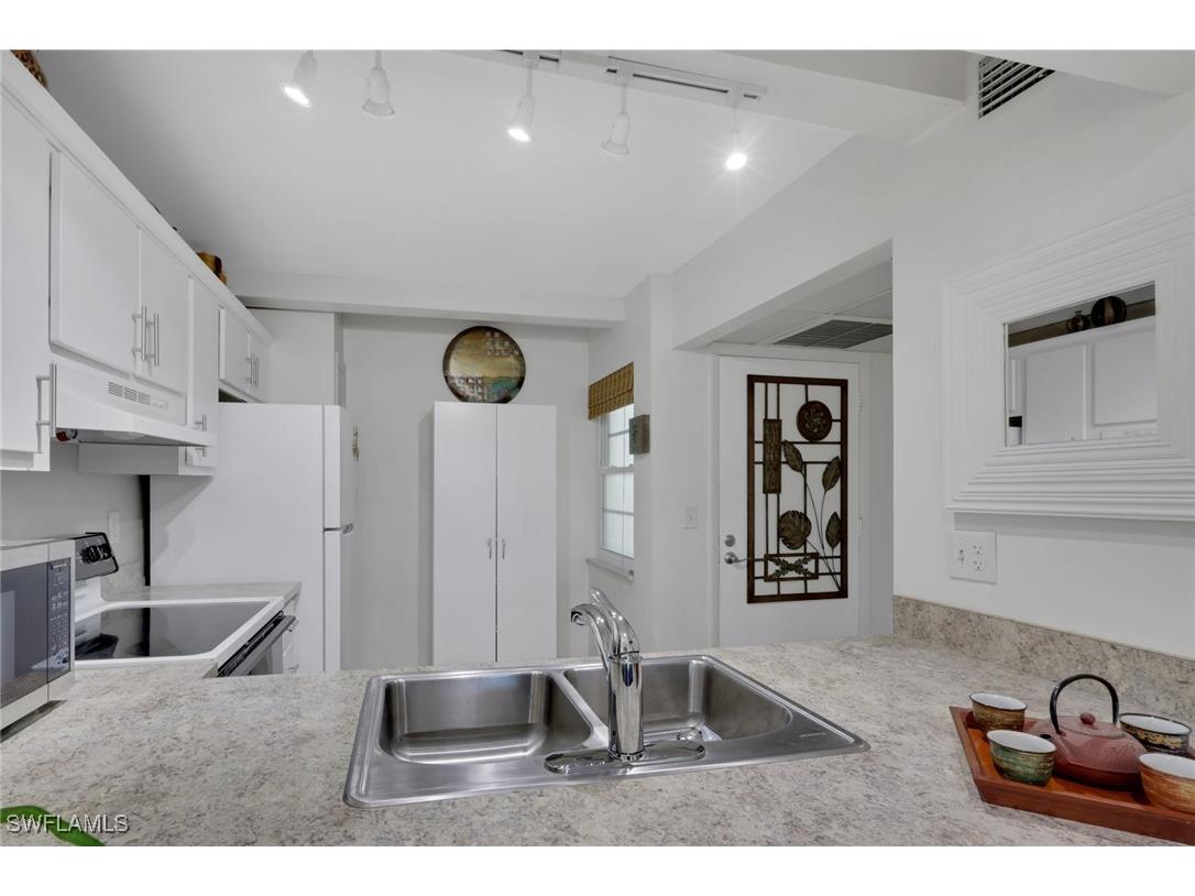 1084 Forest Lakes Drive #7304 Naples FL 34105 225081391 image7