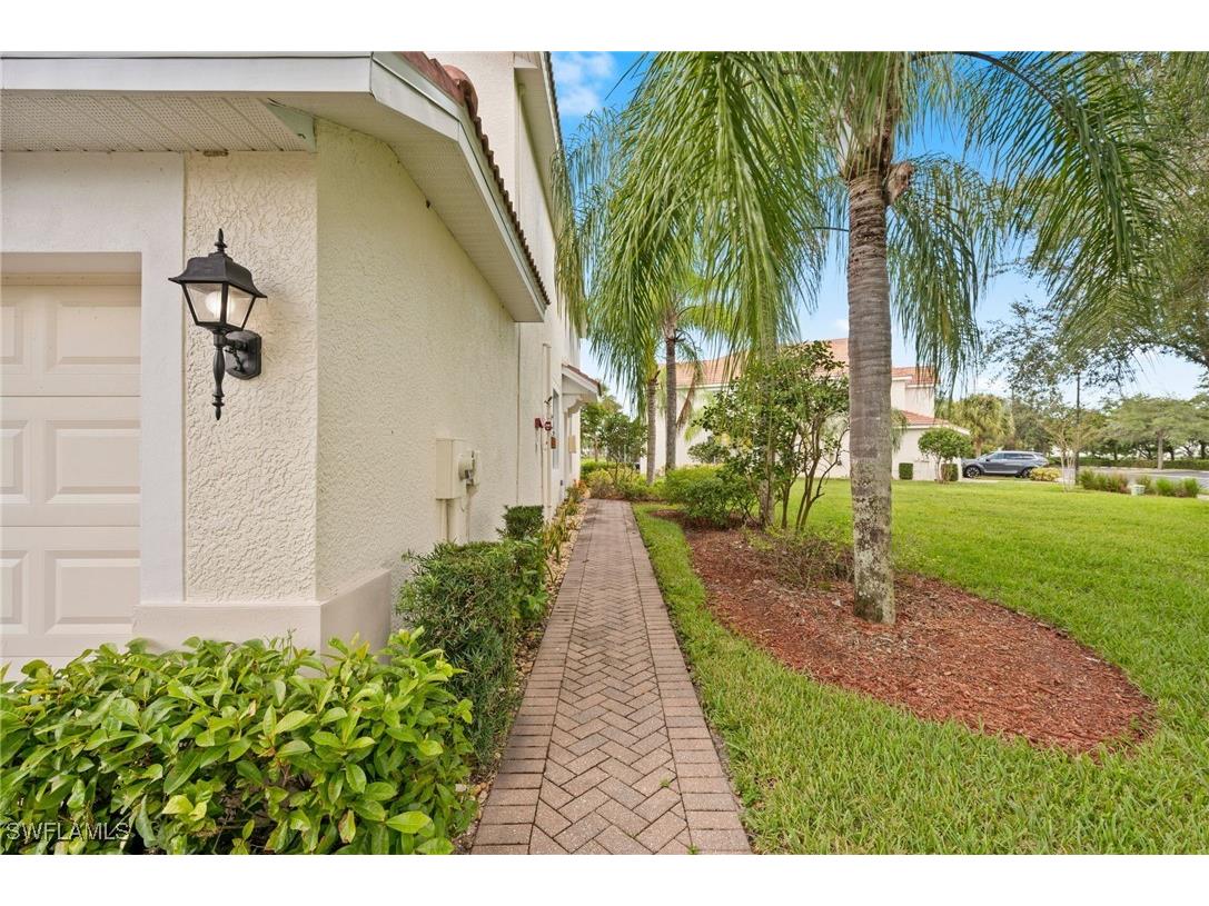 1084 Hampton Circle #49 Naples FL 34105 225079341 image3