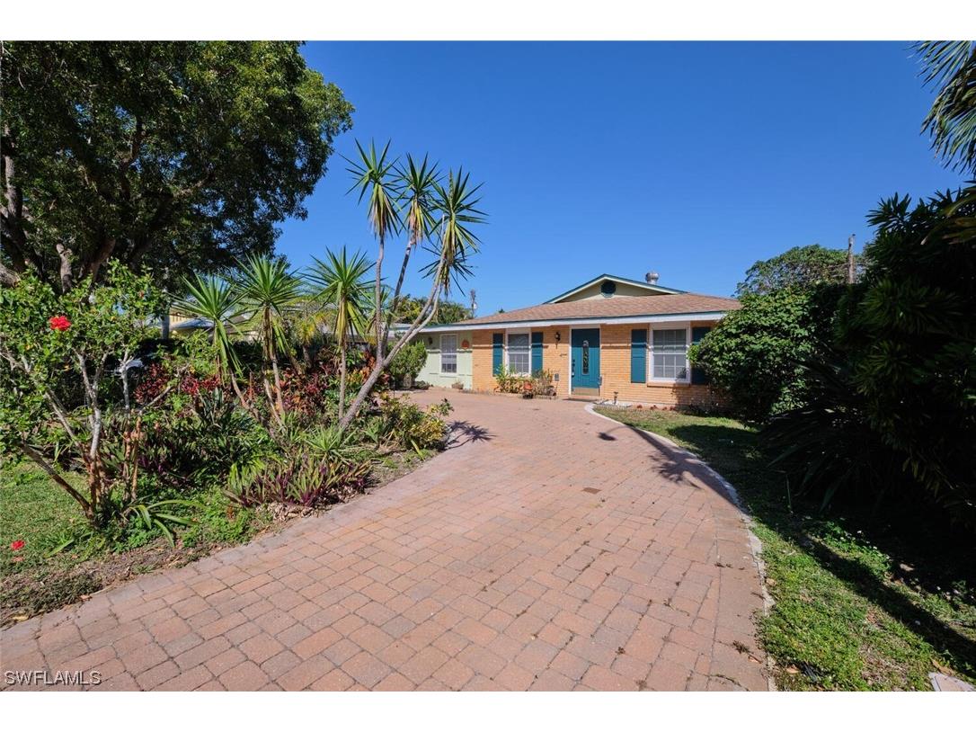 1085 28th Avenue N Naples FL 34103 223008116 image1