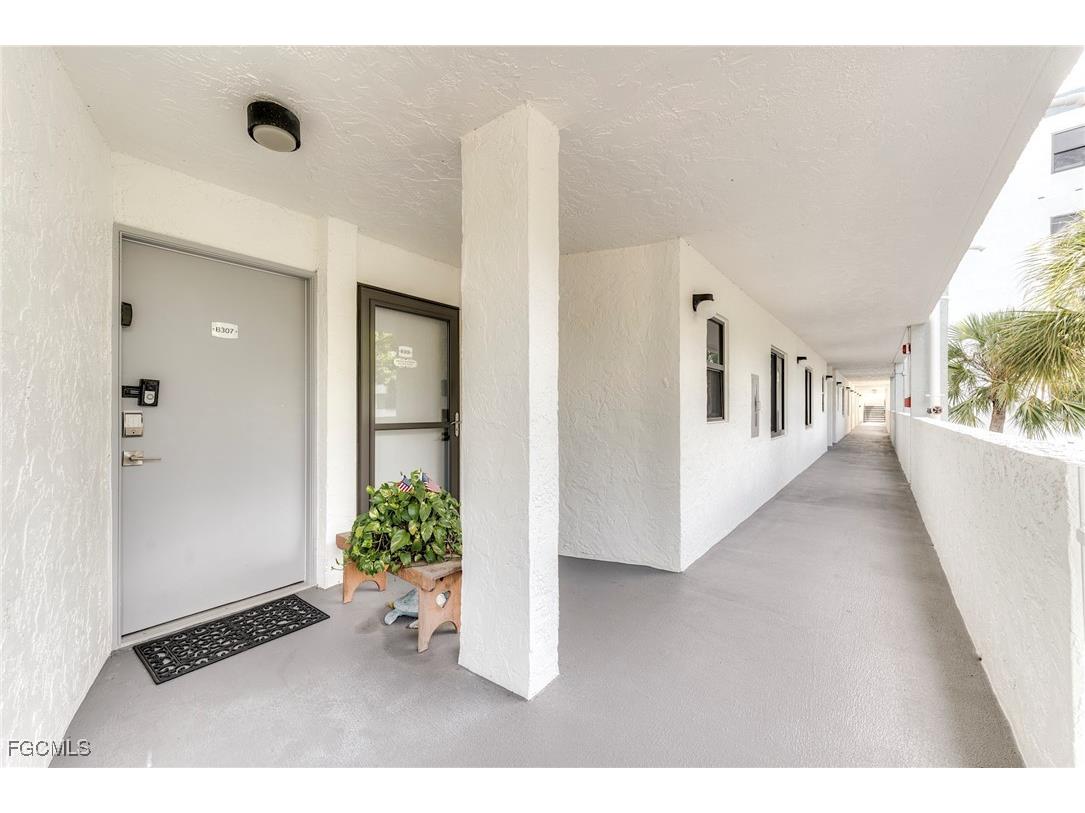 1085 Bald Eagle Drive #B307 Marco Island FL 34145 2025007073 image2