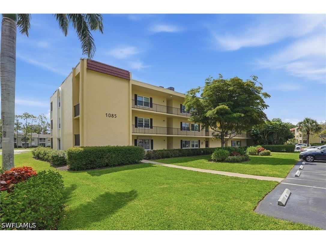 1085 Forest Lakes Drive #8102 Naples FL 34105 226018954 image26