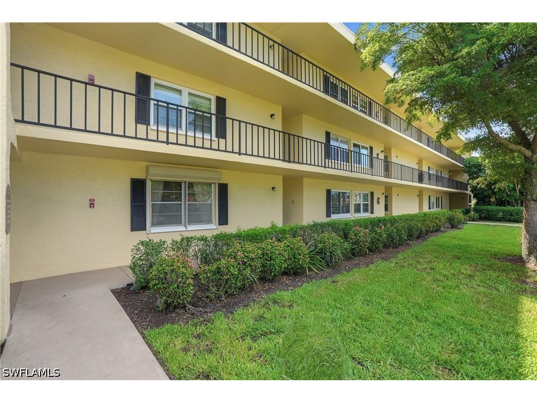 1085 Forest Lakes Drive #8102 Naples FL 34105 226018954 image27