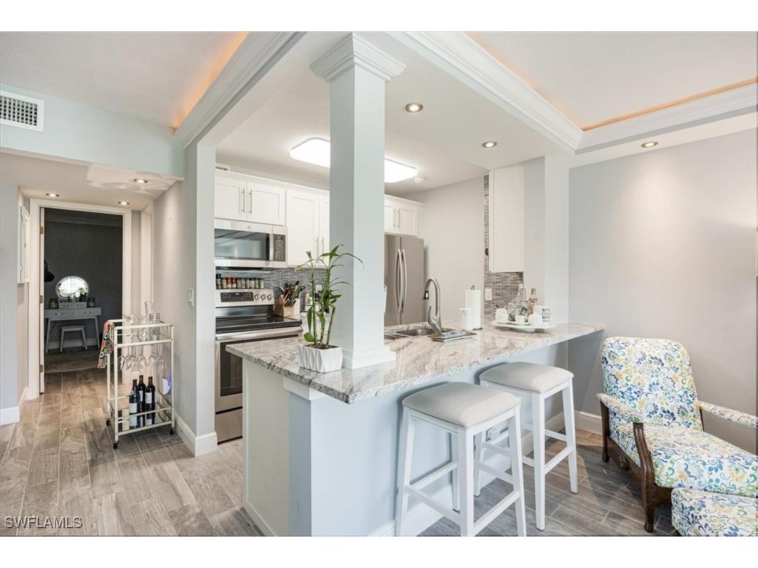 1085 Forest Lakes Drive #8105 Naples FL 34105 225073663 image3