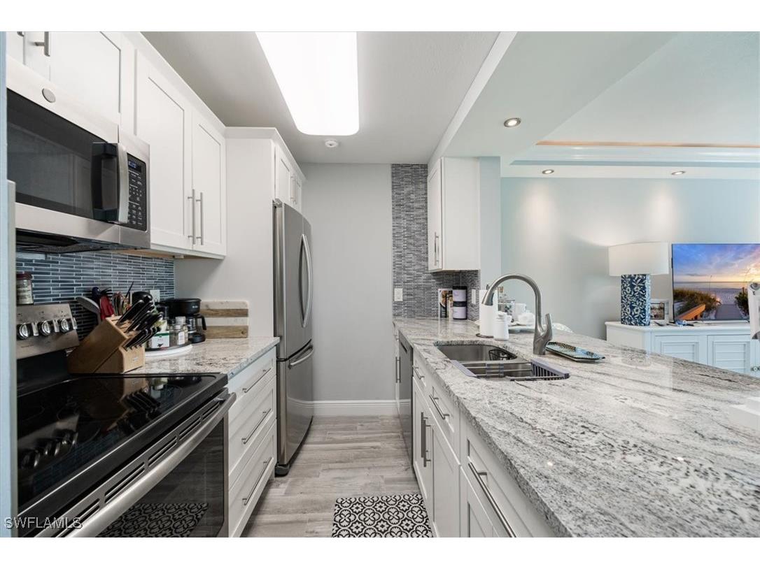 1085 Forest Lakes Drive #8105 Naples FL 34105 225073663 image5