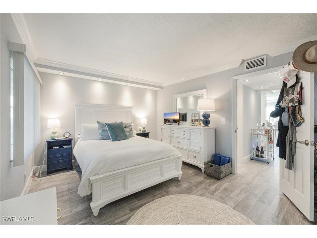 1085 Forest Lakes Drive #8105 Naples FL 34105 225073663 image6