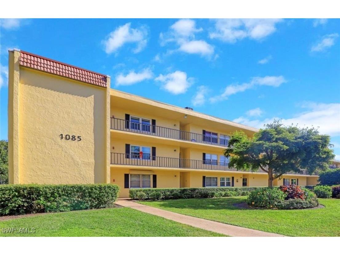 1085 Forest Lakes Drive #8106 Naples FL 34105 225077979 image2