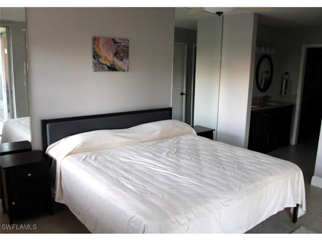 1085 Forest Lakes Drive #8106 Naples FL 34105 225078527 image4