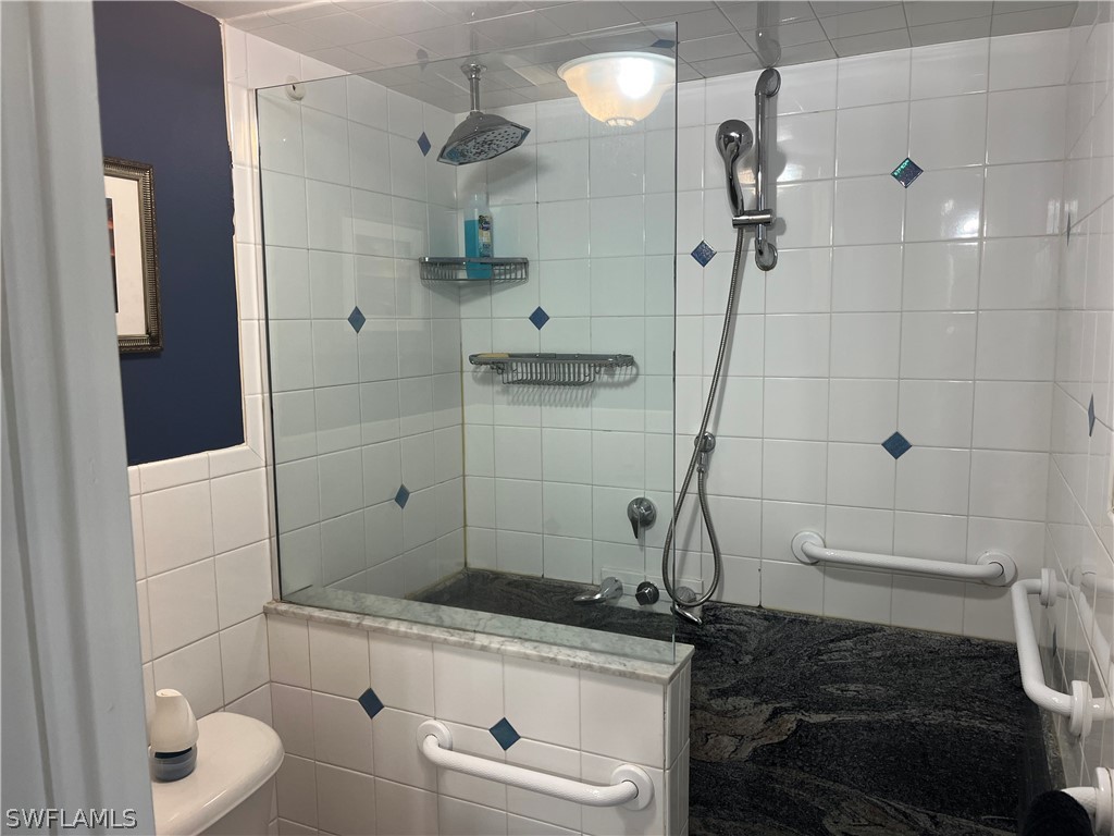 1085 Forest Lakes Drive #8202 Naples FL 34105 226010681 image4