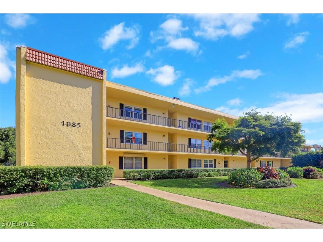 1085 Forest Lakes Drive #8301 Naples FL 34105 222069067 image1