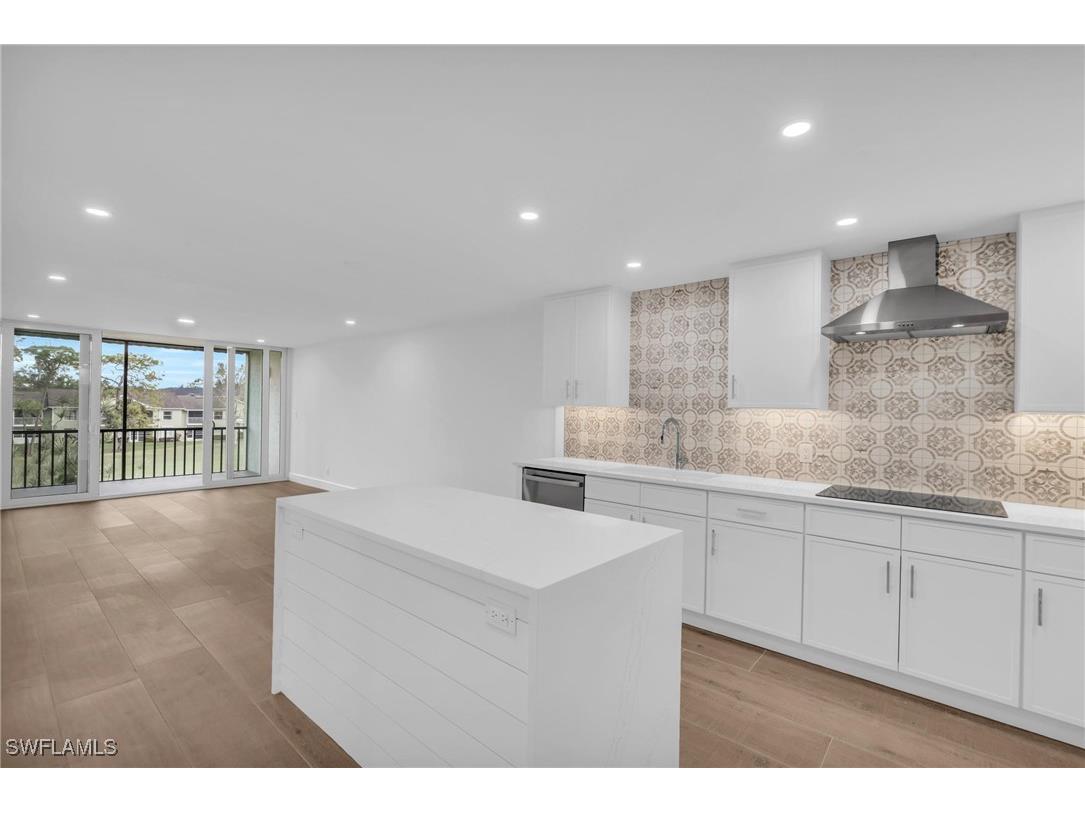 1085 Forest Lakes Drive #8303 Naples FL 34105 225080008 image1