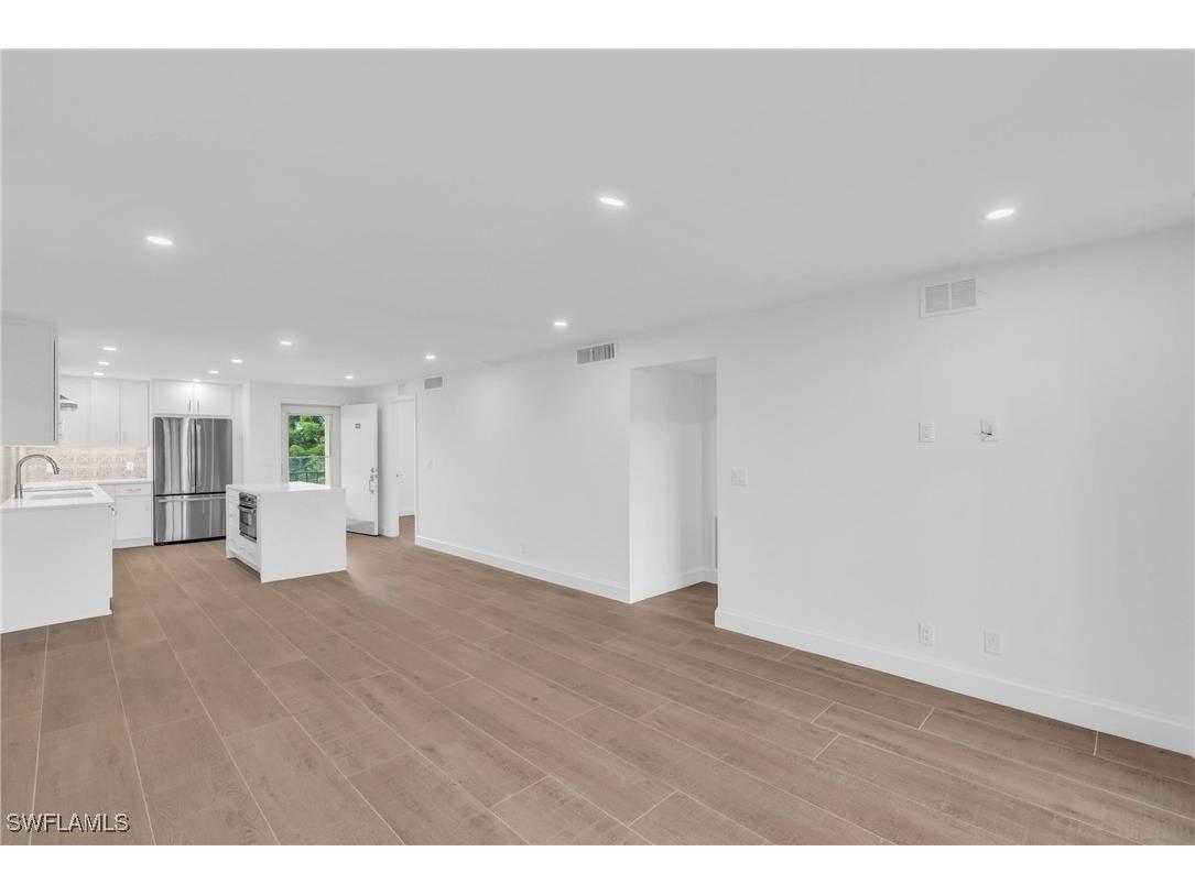 1085 Forest Lakes Drive #8303 Naples FL 34105 225080008 image12