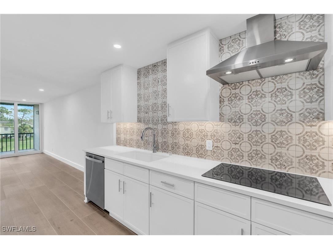 1085 Forest Lakes Drive #8303 Naples FL 34105 225080008 image8