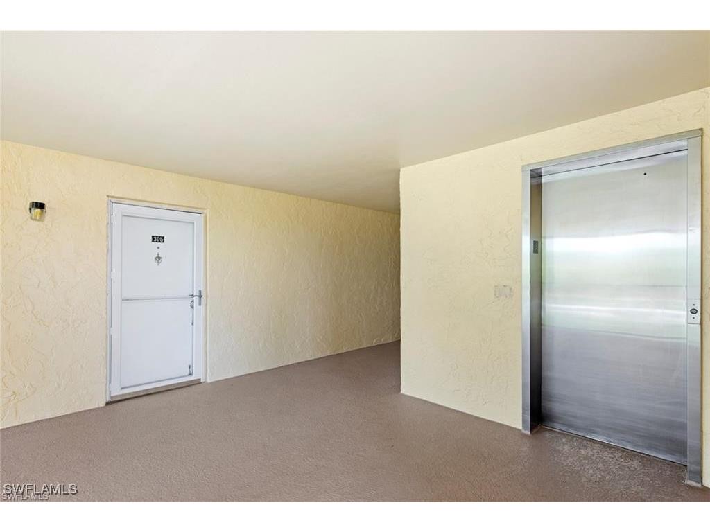 1085 Forest Lakes Drive #8305 Naples FL 34105 226001532 image2