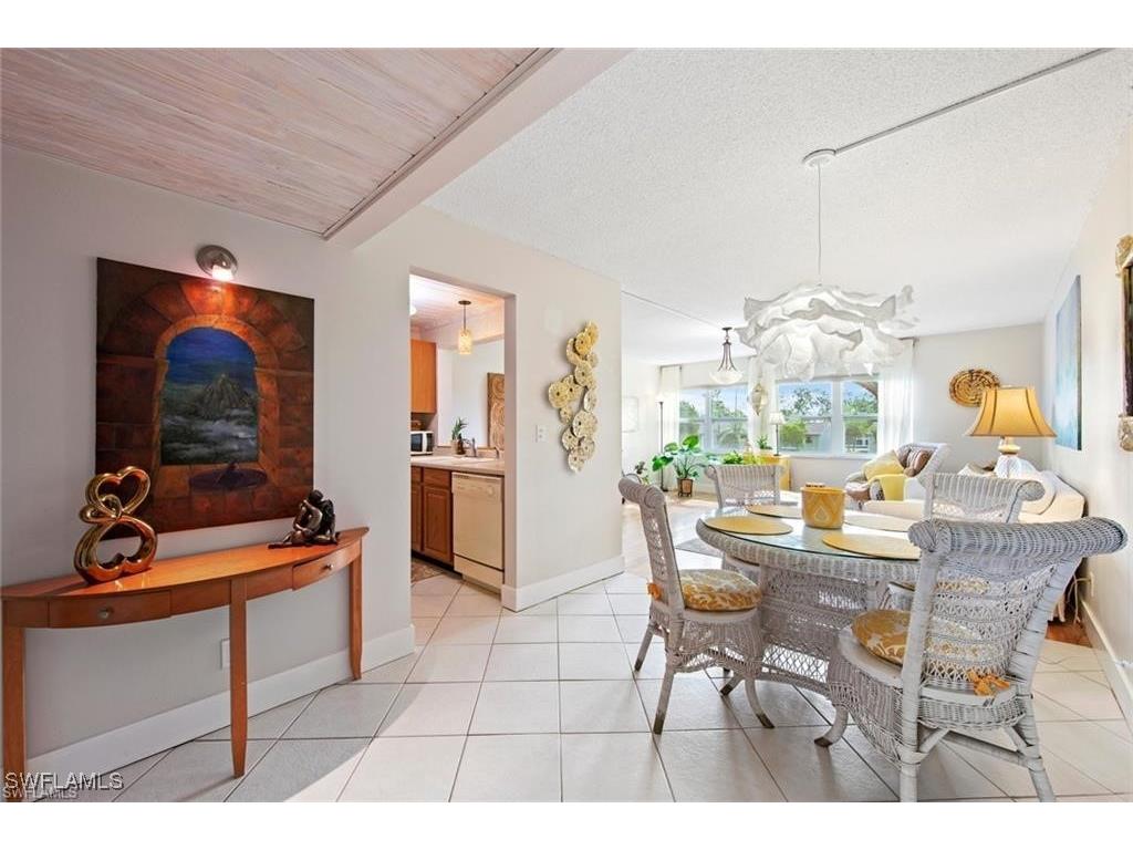 1085 Forest Lakes Drive #8305 Naples FL 34105 226001532 image4