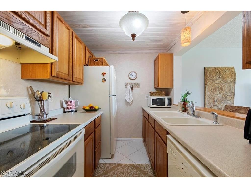 1085 Forest Lakes Drive #8305 Naples FL 34105 226001532 image5