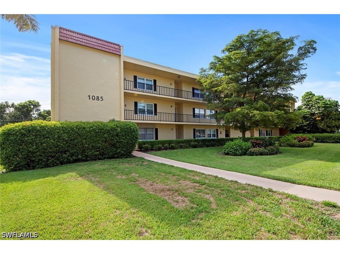 1085 Forest Lakes Drive #8305 Naples FL 34105 226015333 image2