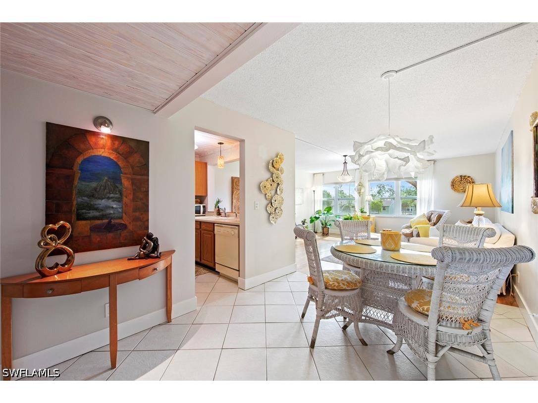 1085 Forest Lakes Drive #8305 Naples FL 34105 226015333 image4