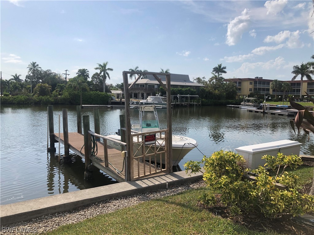 1085 Sandpiper Street Naples FL 34102 223036266 image1