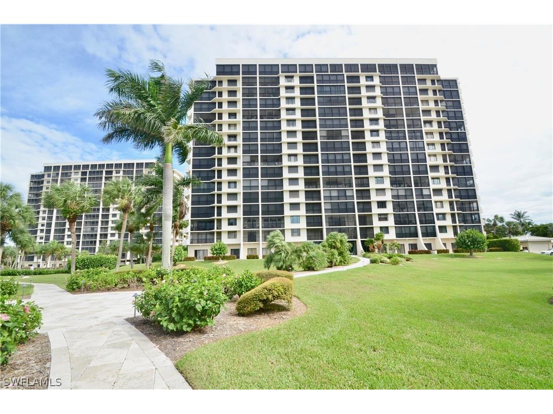 10851 Gulfshore Drive #303 Naples FL 34108 222067891 image1