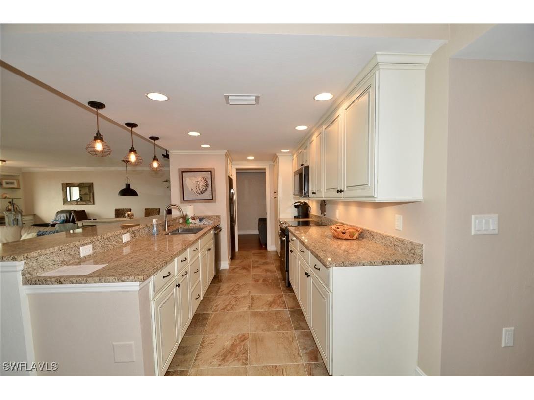 10851 Gulf Shore Drive #1402 Naples FL 34108 225067791 image4