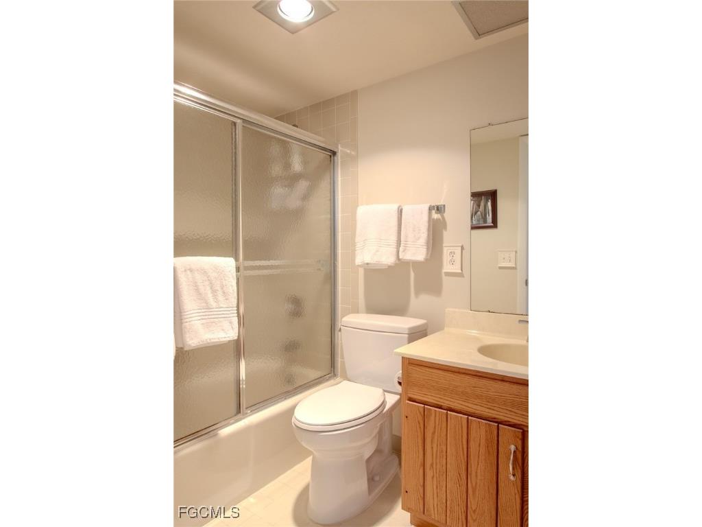 10851 Gulf Shore Drive #301 Naples FL 34108 2025020345 image17