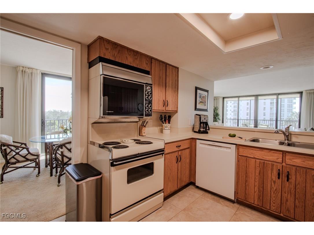 10851 Gulf Shore Drive #301 Naples FL 34108 2026004273 image11