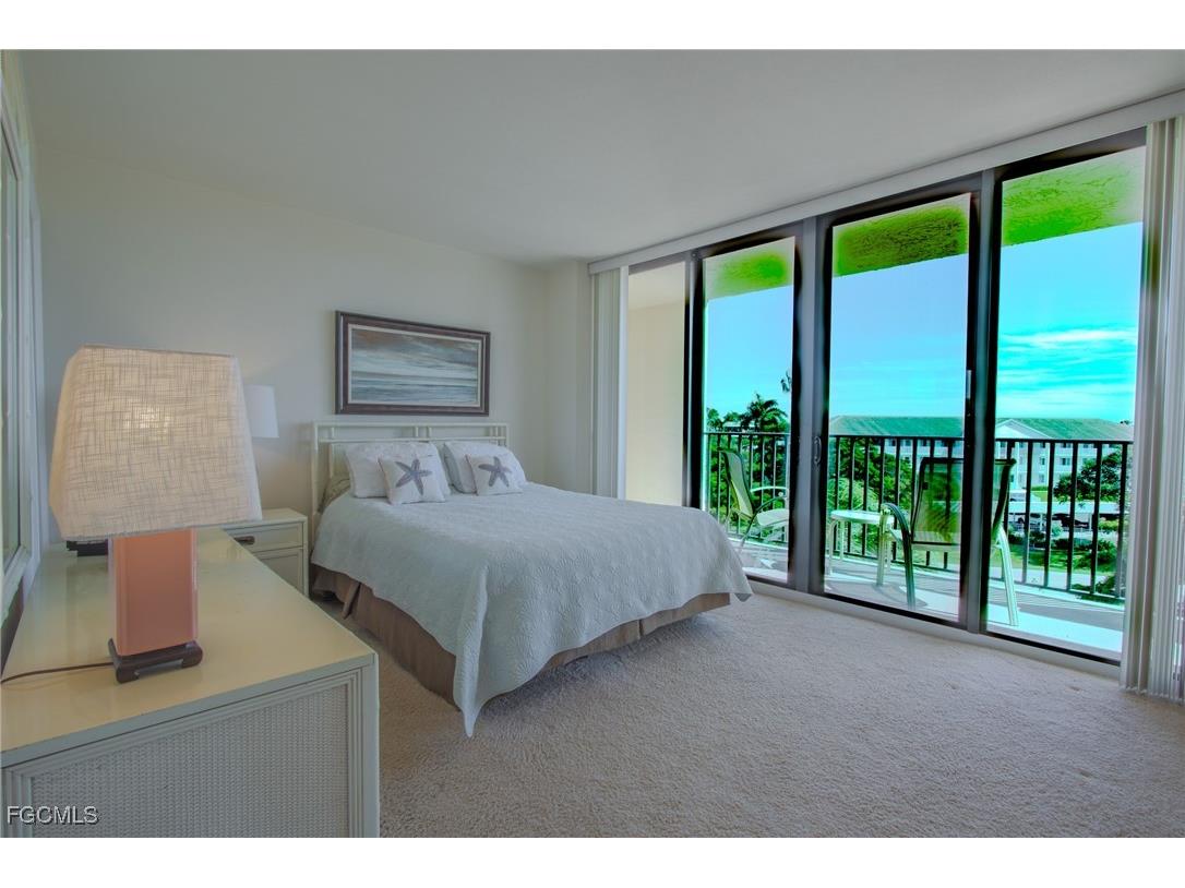 10851 Gulf Shore Drive #301 Naples FL 34108 2026004273 image14