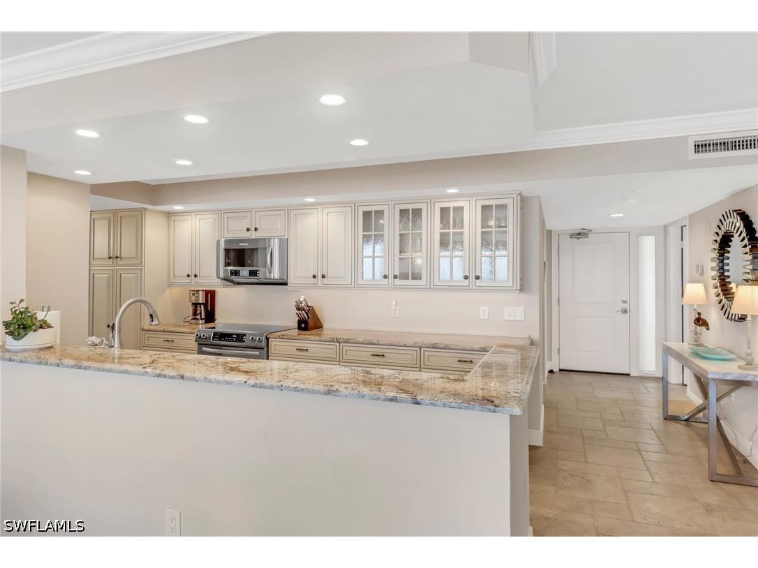 10851 Gulf Shore Drive #502 Naples FL 34108 226017597 image6