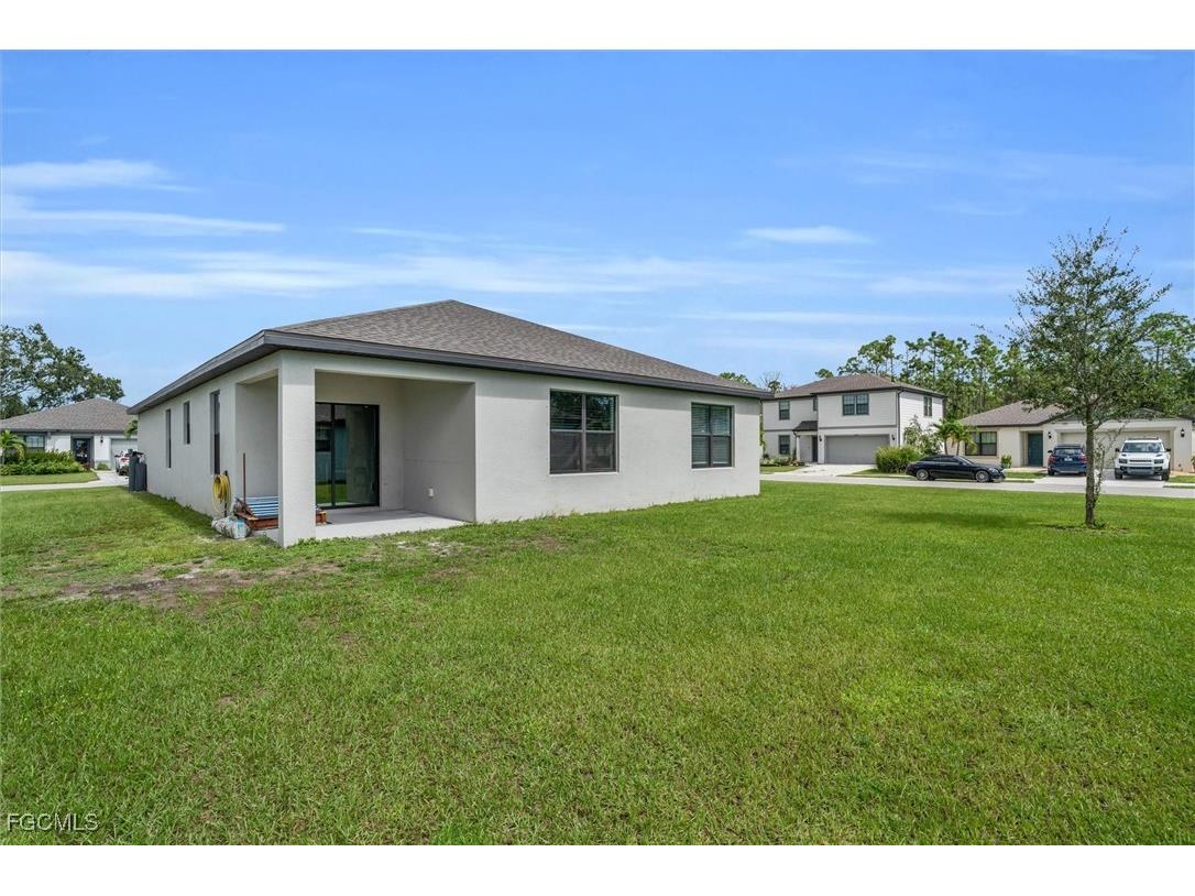 10852 Marlberry Way North Fort Myers FL 33917 2025003439 image25