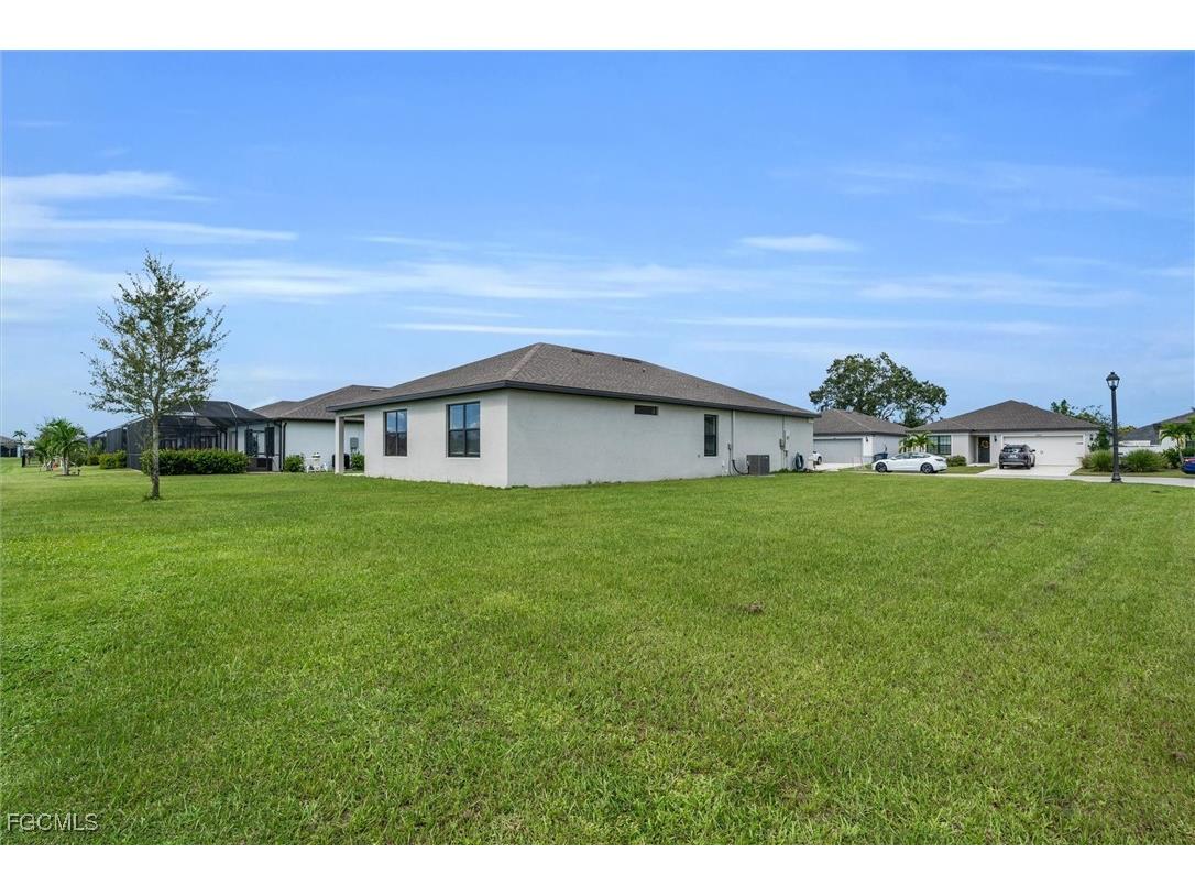 10852 Marlberry Way North Fort Myers FL 33917 2025003439 image26