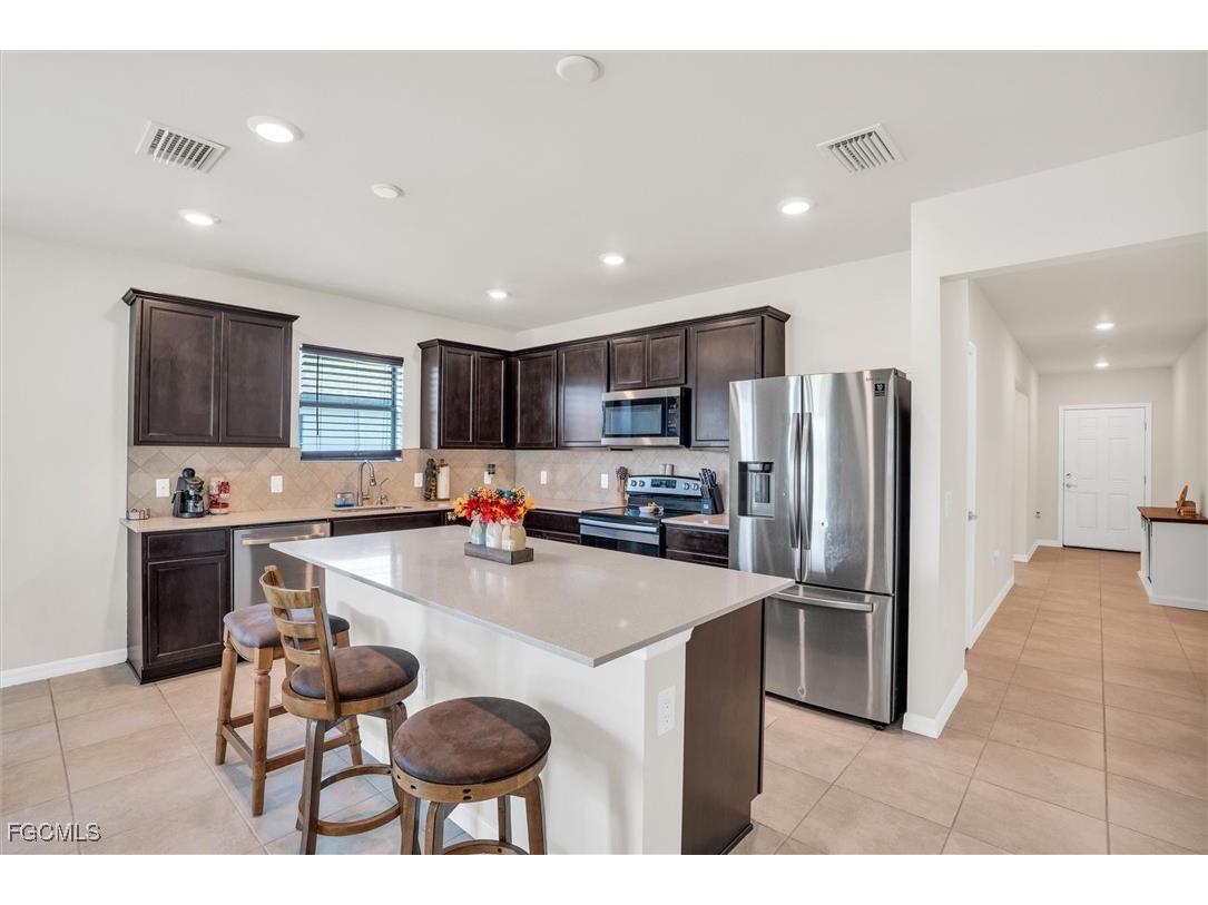 10852 Marlberry Way North Fort Myers FL 33917 2025003439 image4