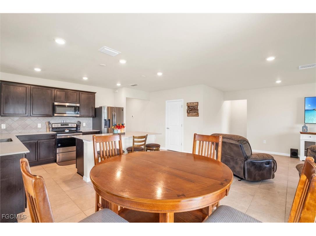 10852 Marlberry Way North Fort Myers FL 33917 2025003439 image8