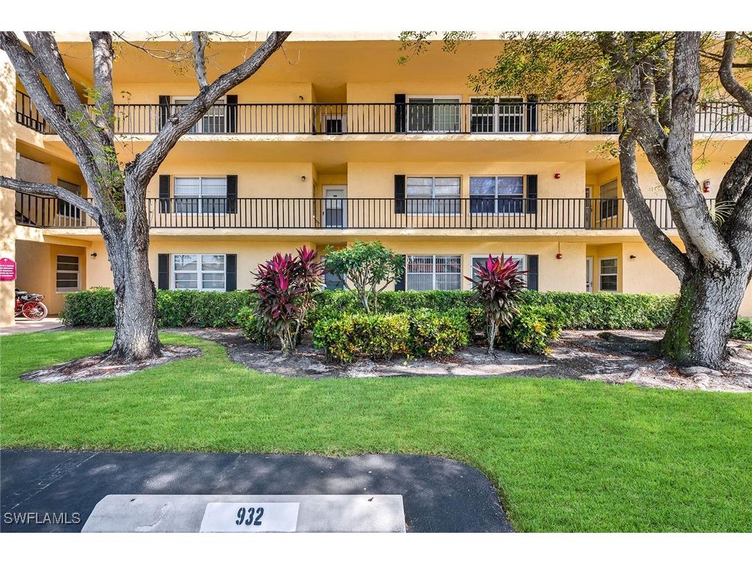 1086 Forest Lakes Drive #102 Naples FL 34105 225080734 image25