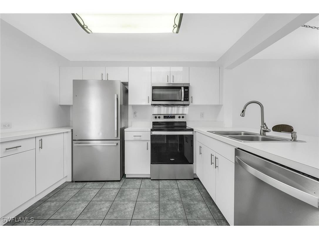 1086 Forest Lakes Drive #102 Naples FL 34105 225080734 image3