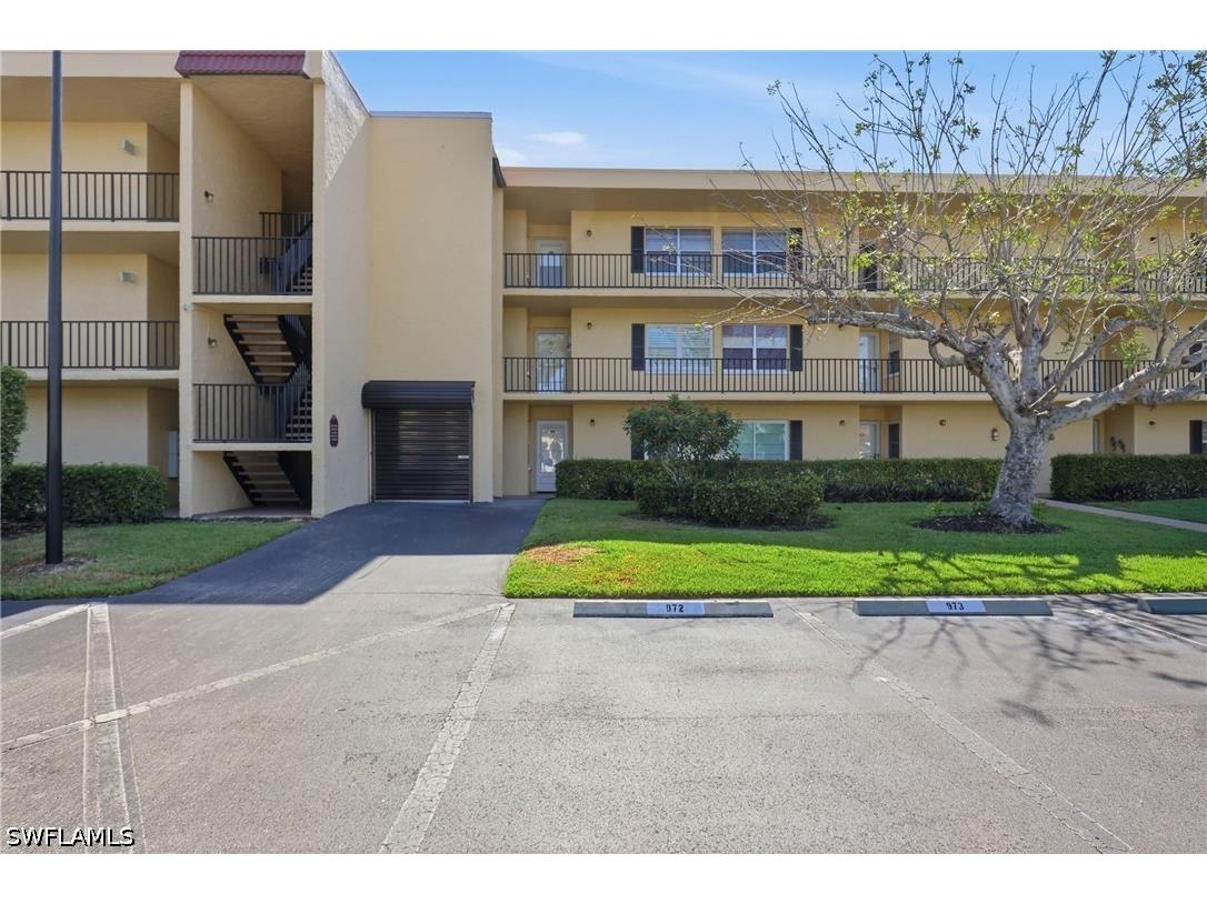 1086 Forest Lakes Drive #106 Naples FL 34105 226018088 image3
