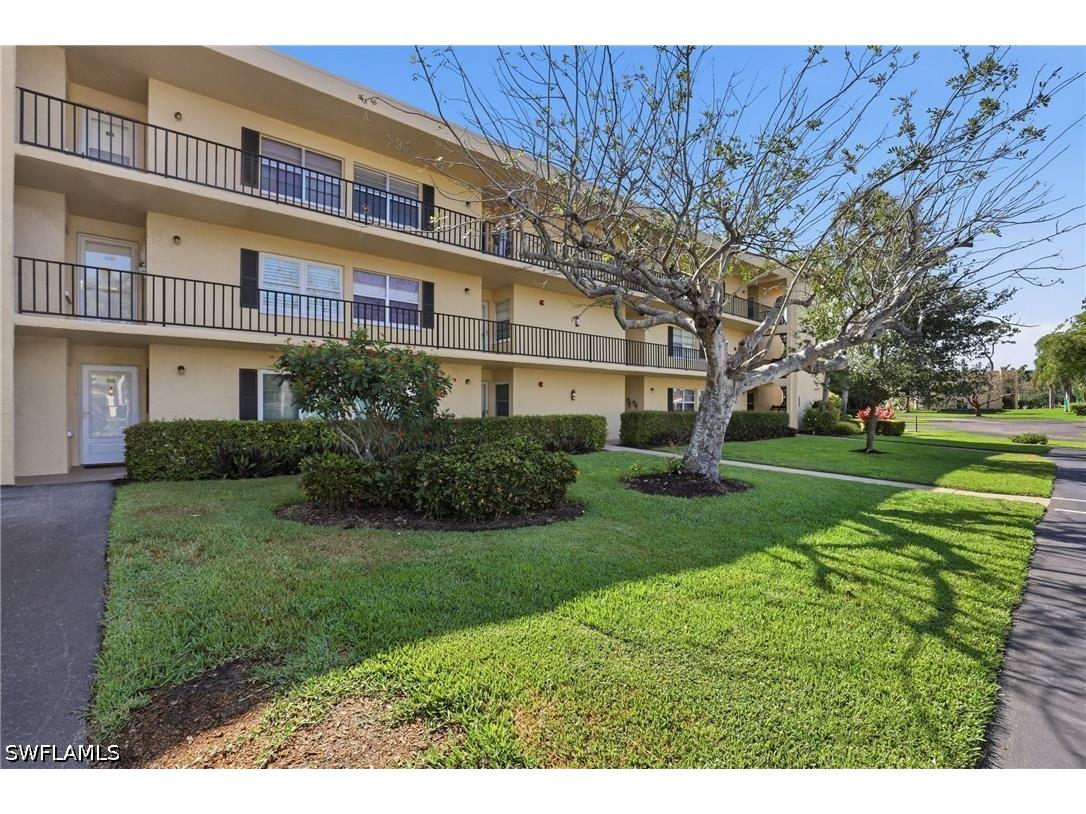 1086 Forest Lakes Drive #106 Naples FL 34105 226019930 image4