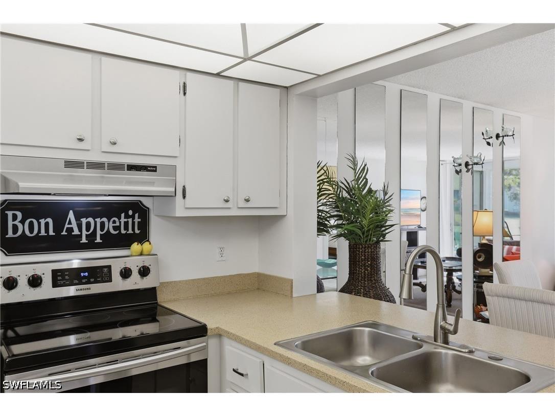1086 Forest Lakes Drive #106 Naples FL 34105 226019930 image9