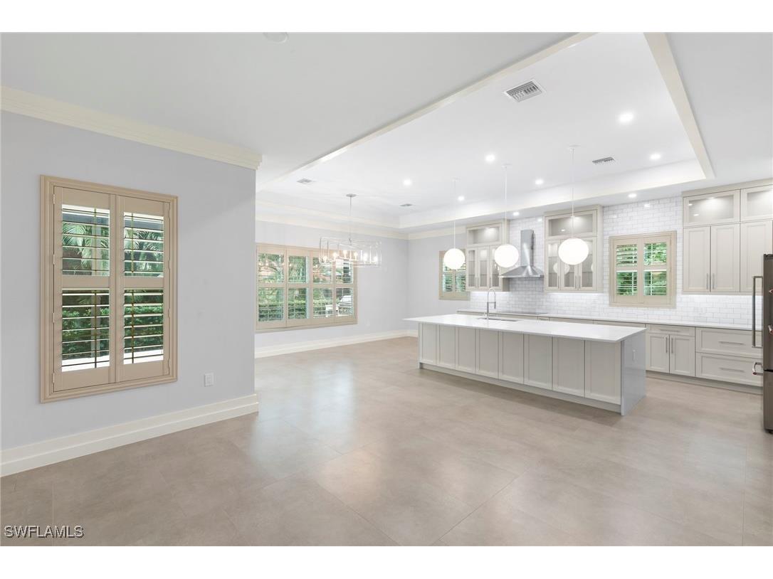 1086 Michigan Avenue Naples FL 34103 225081374 image4