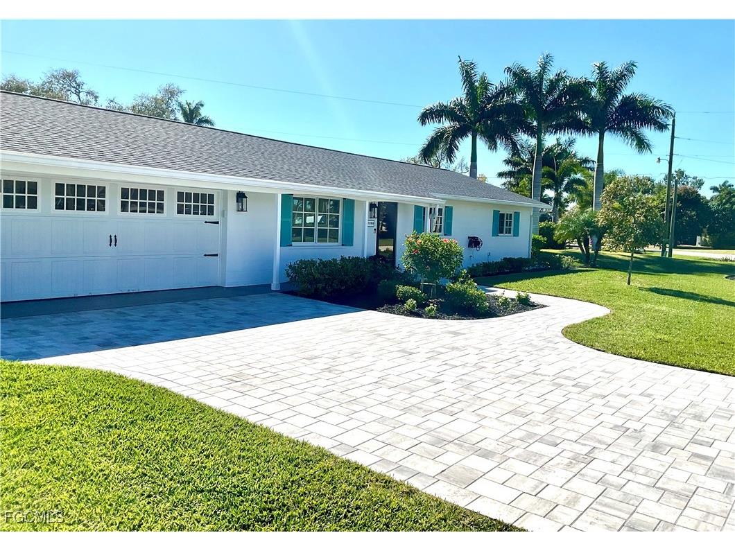 1086 N Town And River Drive Fort Myers FL 33919 2026004233 image1